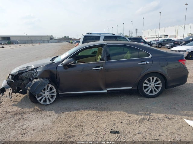44102106 :رقم المزاد ، JTHBK1EG0B2469254 vin ، 2011 Lexus Es 350 مزاد بيع