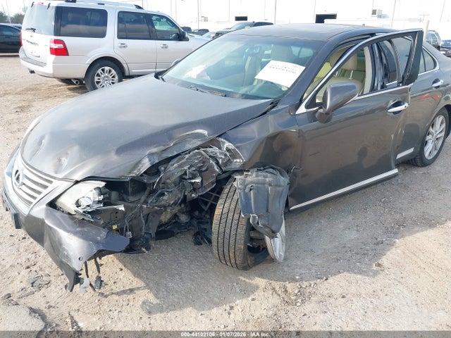 44102106 :رقم المزاد ، JTHBK1EG0B2469254 vin ، 2011 Lexus Es 350 مزاد بيع