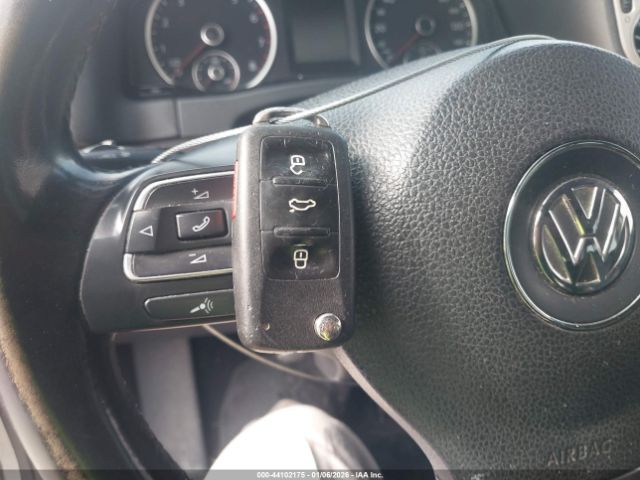 2011 VOLKSWAGEN TIGUAN WVGAV7AX8BW546213 Photo 10