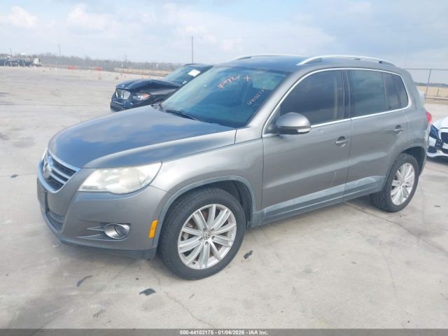 2011 VOLKSWAGEN TIGUAN WVGAV7AX8BW546213 Photo 1