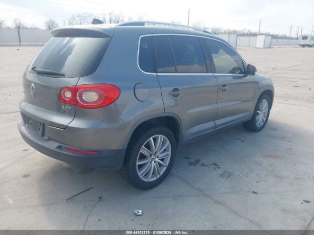 2011 VOLKSWAGEN TIGUAN WVGAV7AX8BW546213 Photo 3