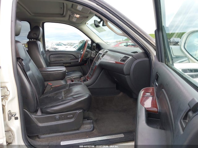 2008 CADILLAC ESCALADE ESV 1GYFK66818R131010 Photo 4