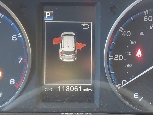 JTMZFREV7JJ176893 Toyota RAV4 LE