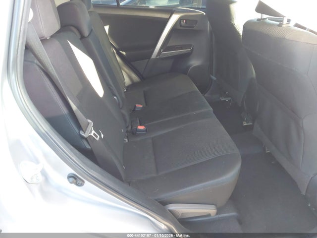 JTMZFREV7JJ176893 Toyota RAV4 LE