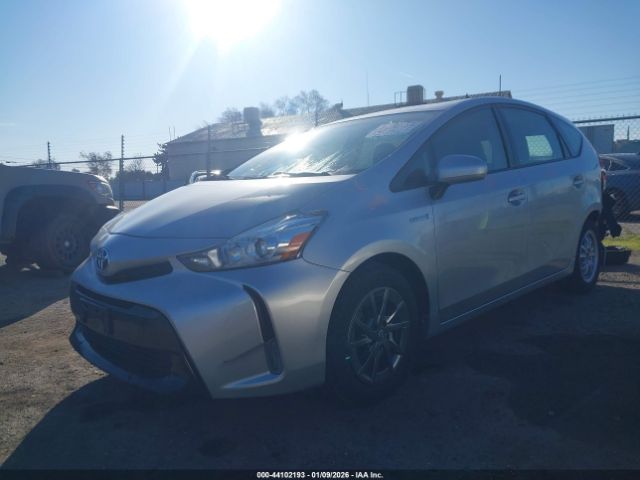 2015 TOYOTA PRIUS V JTDZN3EU2FJ035275 Photo 1