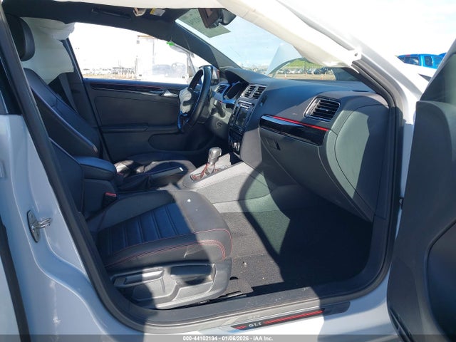 3VW4T7AJ0HM216591 Volkswagen JETTA GLI