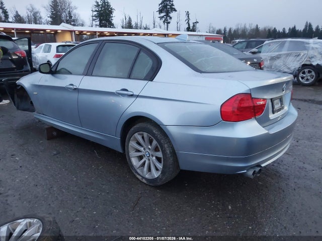 2011 BMW 328I WBAPH7G54BNM57608 Photo 2