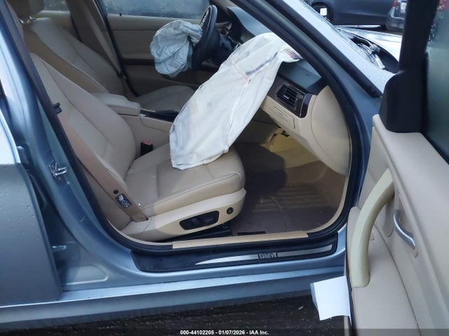 2011 BMW 328I WBAPH7G54BNM57608 Photo 4