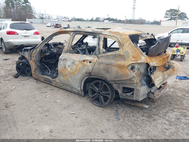 2020 BMW X3 5UXTY5C07L9D09061 Photo 2