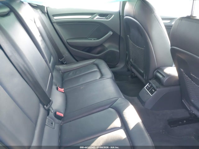 2018 AUDI A3 WAUB8GFF9J1024084 Photo 7