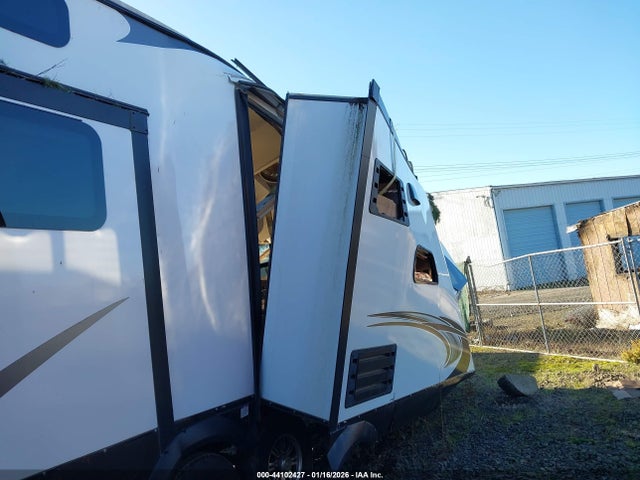 5ZT3BK5B9LA324834 Coachmen Other
