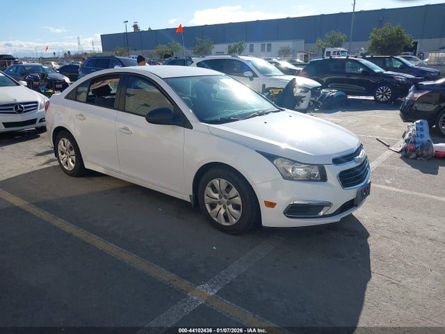 1G1PA5SG5F7283393 Chevrolet Cruze Ls Auto
