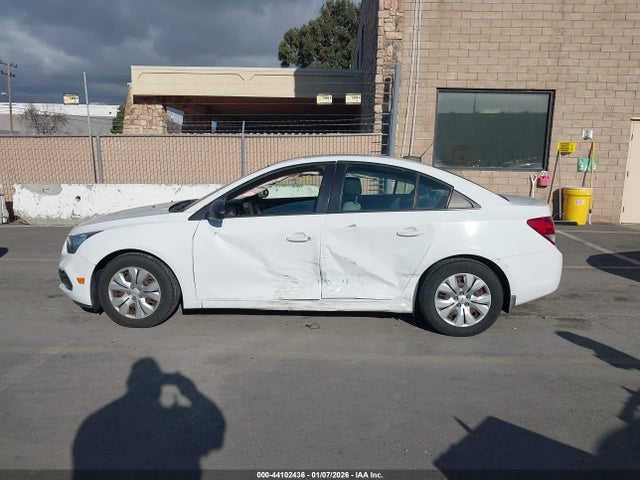 1G1PA5SG5F7283393 Chevrolet Cruze Ls Auto