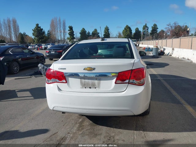 1G1PA5SG5F7283393 Chevrolet Cruze Ls Auto