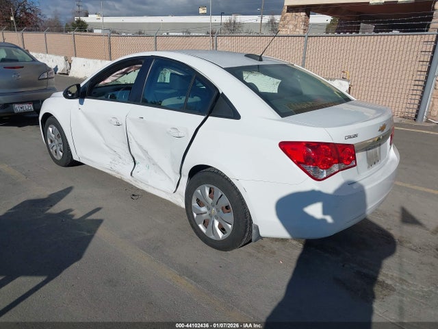 1G1PA5SG5F7283393 Chevrolet Cruze Ls Auto