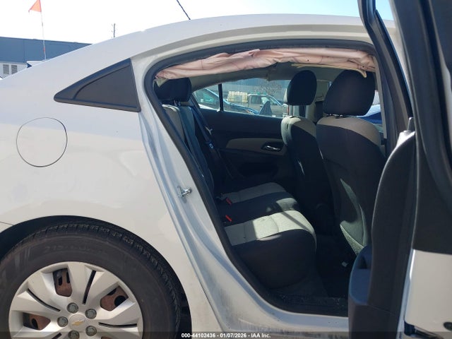 1G1PA5SG5F7283393 Chevrolet Cruze Ls Auto