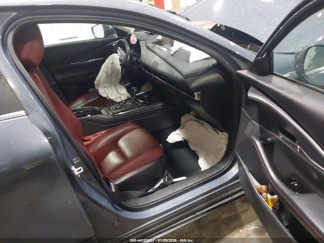 44102437 :رقم المزاد ، 3MVDMBCM2PM584259 vin ، 2023 Mazda Cx-30 2.5 S Carbon Edition مزاد بيع