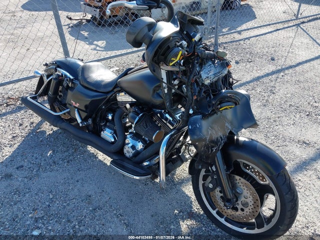 2013 HARLEY-DAVIDSON FLHX 1HD1KBM17DB668108