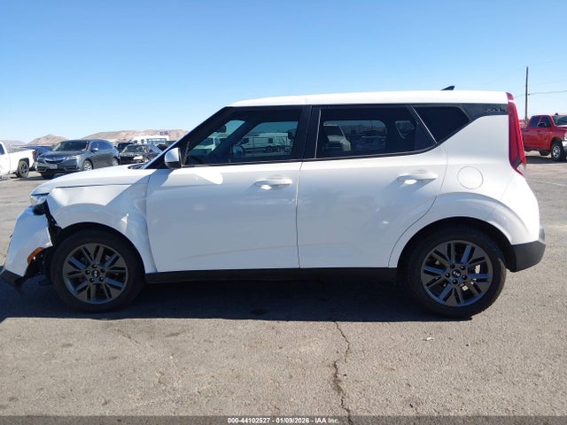 KNDJ23AU8M7797063 KIA SOUL S