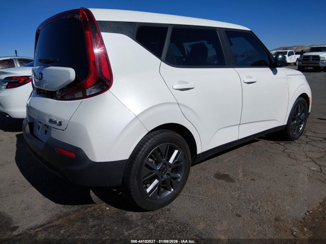 KNDJ23AU8M7797063 KIA SOUL S