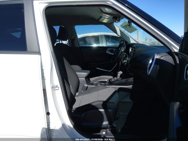 KNDJ23AU8M7797063 KIA SOUL S