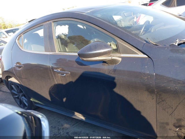 JM1BPAJM6K1135802 Mazda MAZDA3