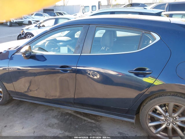 JM1BPAJM6K1135802 Mazda MAZDA3