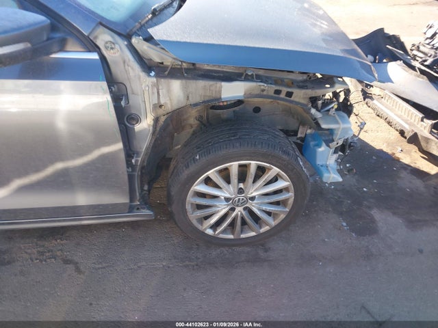 3VWL17AJ0EM440604 Volkswagen Jetta 1.8t Sel