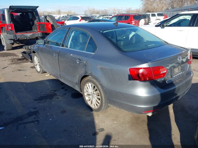 3VWL17AJ0EM440604 Volkswagen Jetta 1.8t Sel