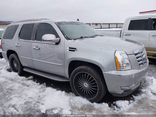 2011 CADILLAC ESCALADE 1GYS4BEF9BR126078