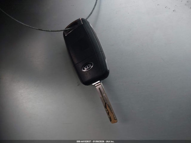 5XYKT4A64FG635185 KIA SORENTO LX