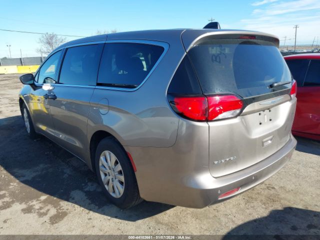 2018 CHRYSLER PACIFICA 2C4RC1AG3JR122438 Photo 2