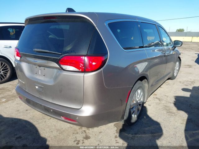 2018 CHRYSLER PACIFICA 2C4RC1AG3JR122438 Photo 3
