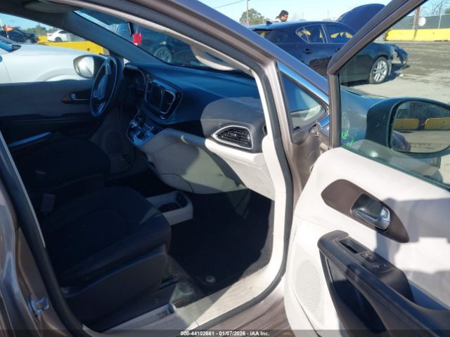 2018 CHRYSLER PACIFICA 2C4RC1AG3JR122438 Photo 4