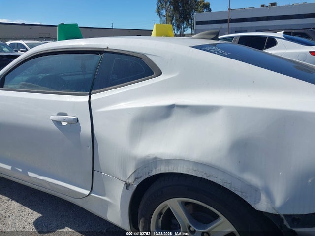 Chevrolet Camaro 1lt 2018 1G1FB1RX7J0183367 Image 15