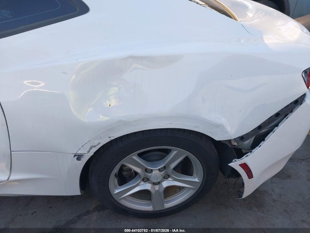 Chevrolet Camaro 1lt 2018 1G1FB1RX7J0183367 Image 18