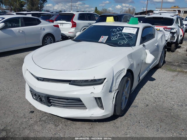 Chevrolet Camaro 1lt 2018 1G1FB1RX7J0183367 Image 2