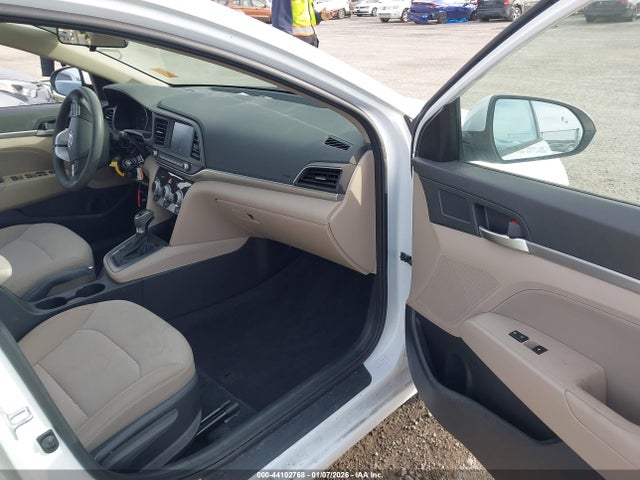 2019 Hyundai Elantra Sel მანქანა იყიდება აუქციონზე, vin: 5NPD84LF5KH414625, აუქციონის ნომერი: 44102768