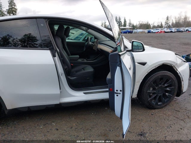 2020 TESLA MODEL Y 5YJYGDEF7LF004264 Photo 4