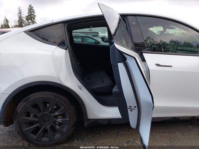 2020 TESLA MODEL Y 5YJYGDEF7LF004264 Photo 7