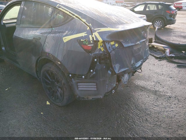 5YJYGDEE9LF059600 Tesla Model Y Long Range Dual Motor All-wheel Drive