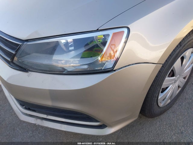 3VW267AJ3GM338195 Volkswagen Jetta 1.4t S