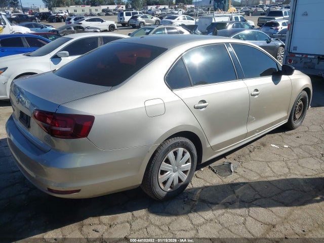 3VW267AJ3GM338195 Volkswagen Jetta 1.4t S