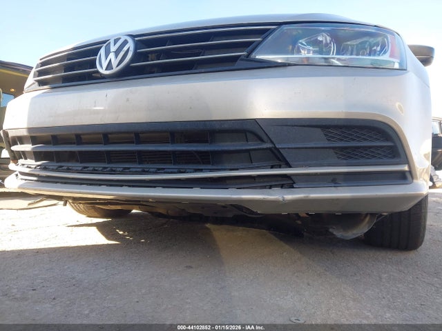 3VW267AJ3GM338195 Volkswagen Jetta 1.4t S