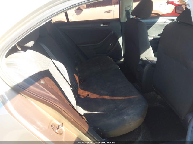 3VW267AJ3GM338195 Volkswagen Jetta 1.4t S