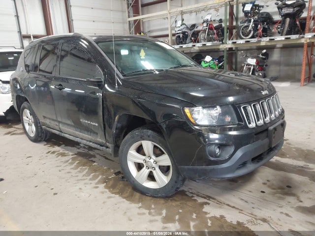 44102915 :رقم المزاد ، 1C4NJDBB8GD782544 vin ، 2016 Jeep Compass Sport مزاد بيع