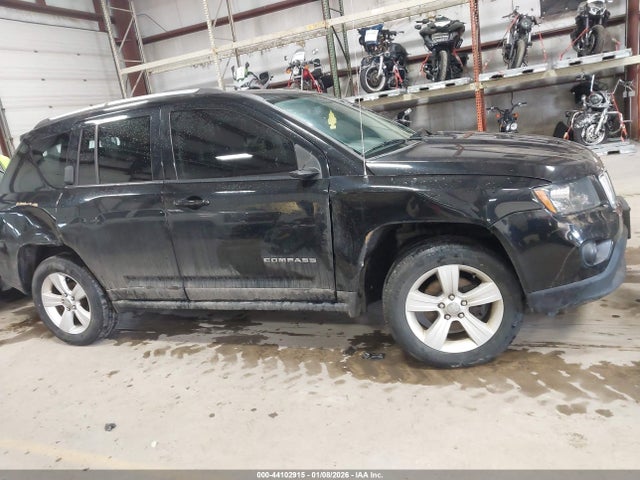44102915 :رقم المزاد ، 1C4NJDBB8GD782544 vin ، 2016 Jeep Compass Sport مزاد بيع