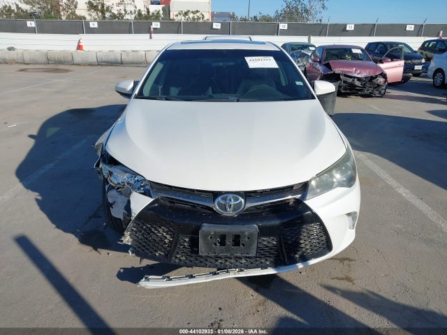 4T1BF1FK0FU016461 Toyota CAMRY SE