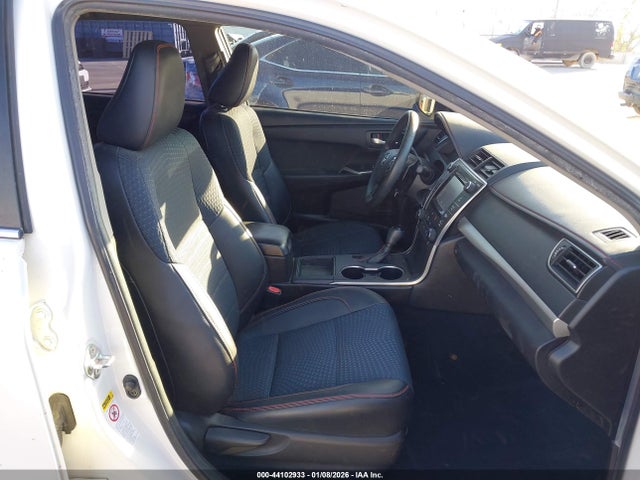 4T1BF1FK0FU016461 Toyota CAMRY SE