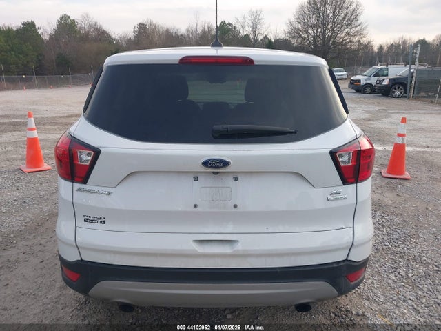 1FMCU0GD3KUA10670 Ford ESCAPE SE